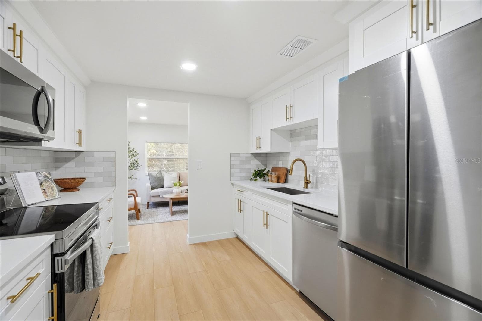 Kitchen - 7909 49TH AVE N, ST PETERSBURG