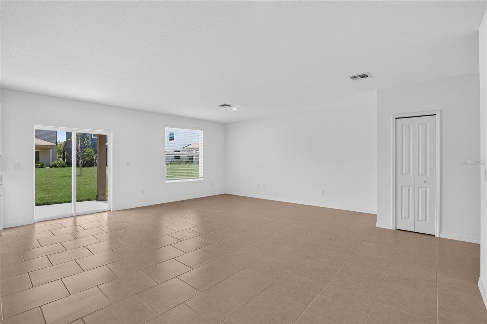Single Family Residence at 3518 AMBERSWEET XING, PARRISH, photo 6 of 32