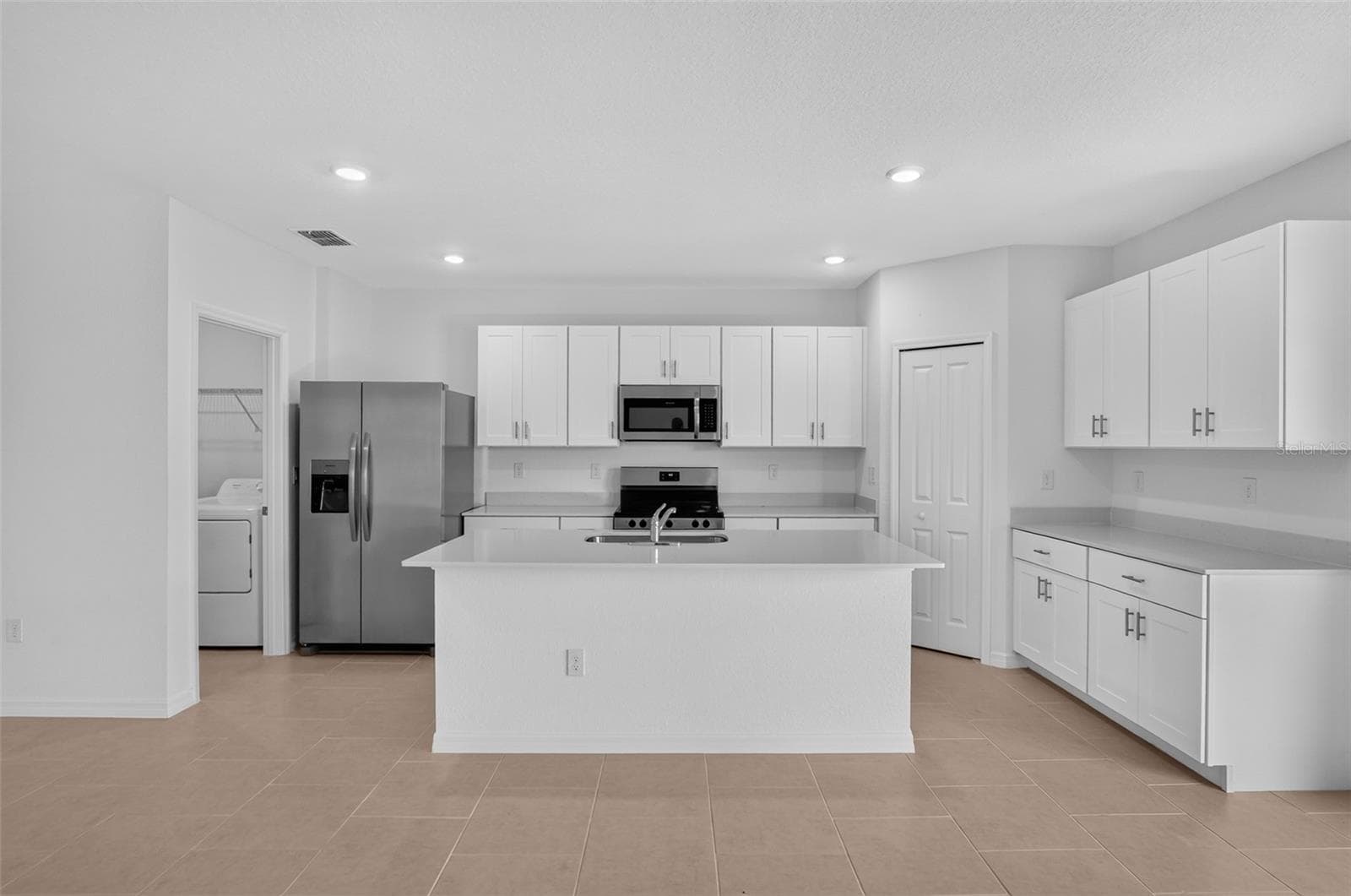 Single Family Residence at 3518 AMBERSWEET XING, PARRISH, photo 8 of 32