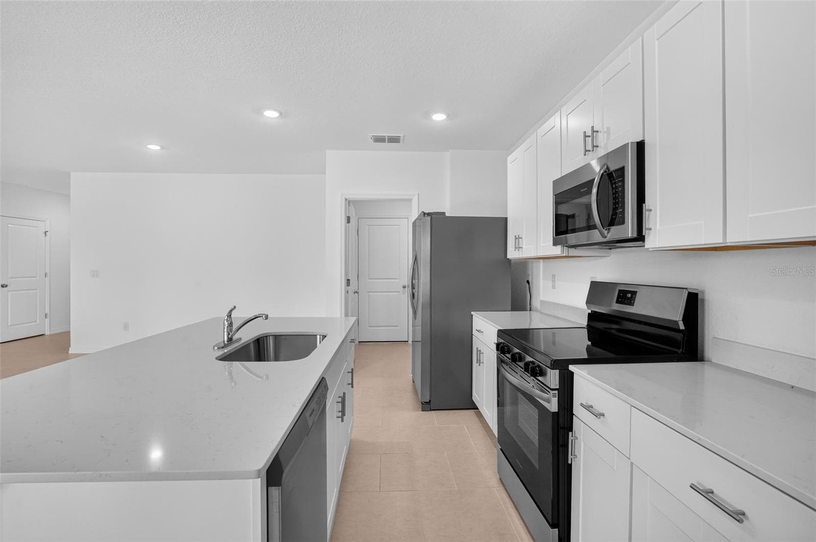 Single Family Residence at 3518 AMBERSWEET XING, PARRISH, photo 11 of 32