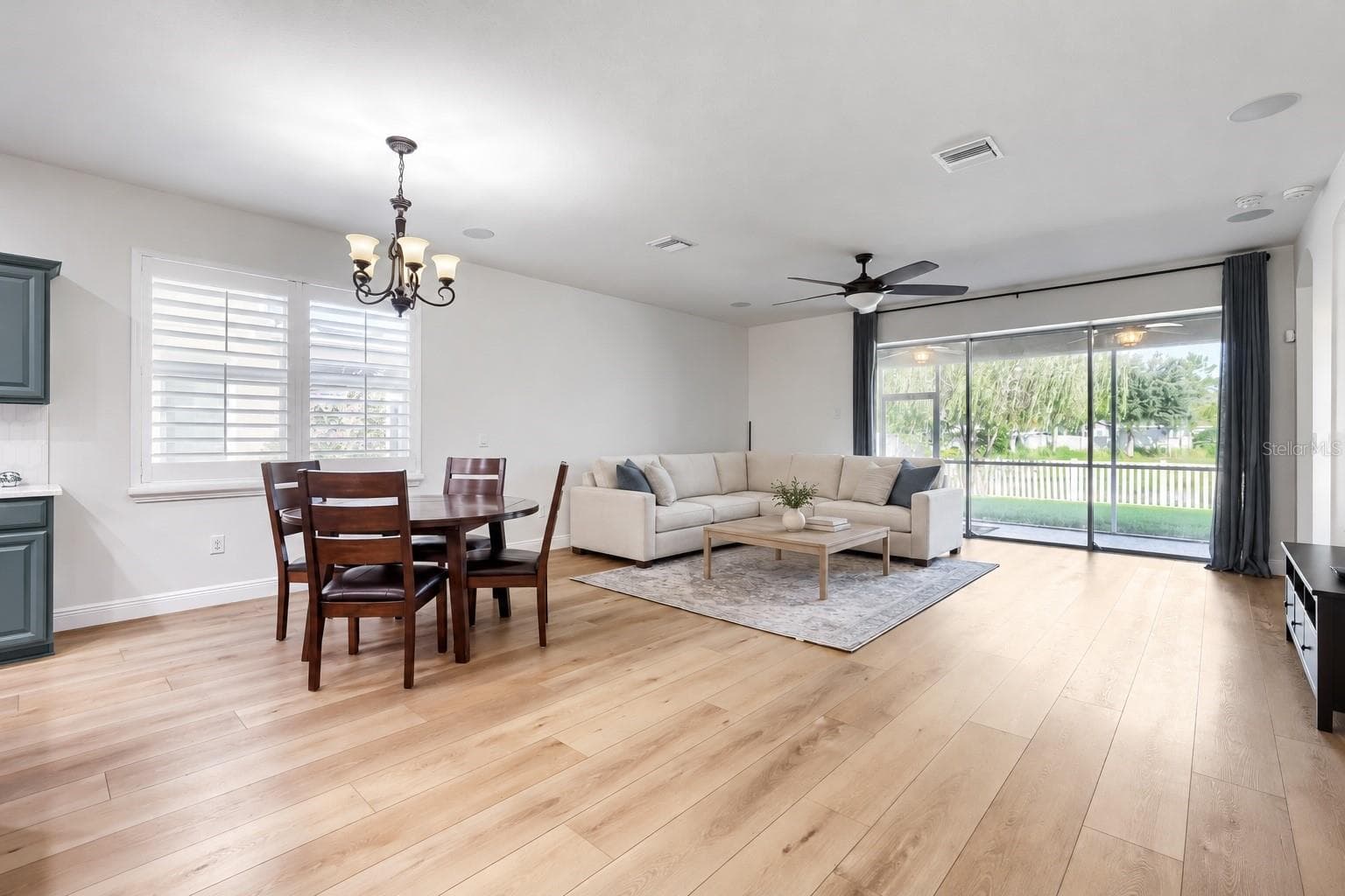 Single Family Residence at 17735 BRIGHT WHEAT DR, LITHIA, photo 6 of 27