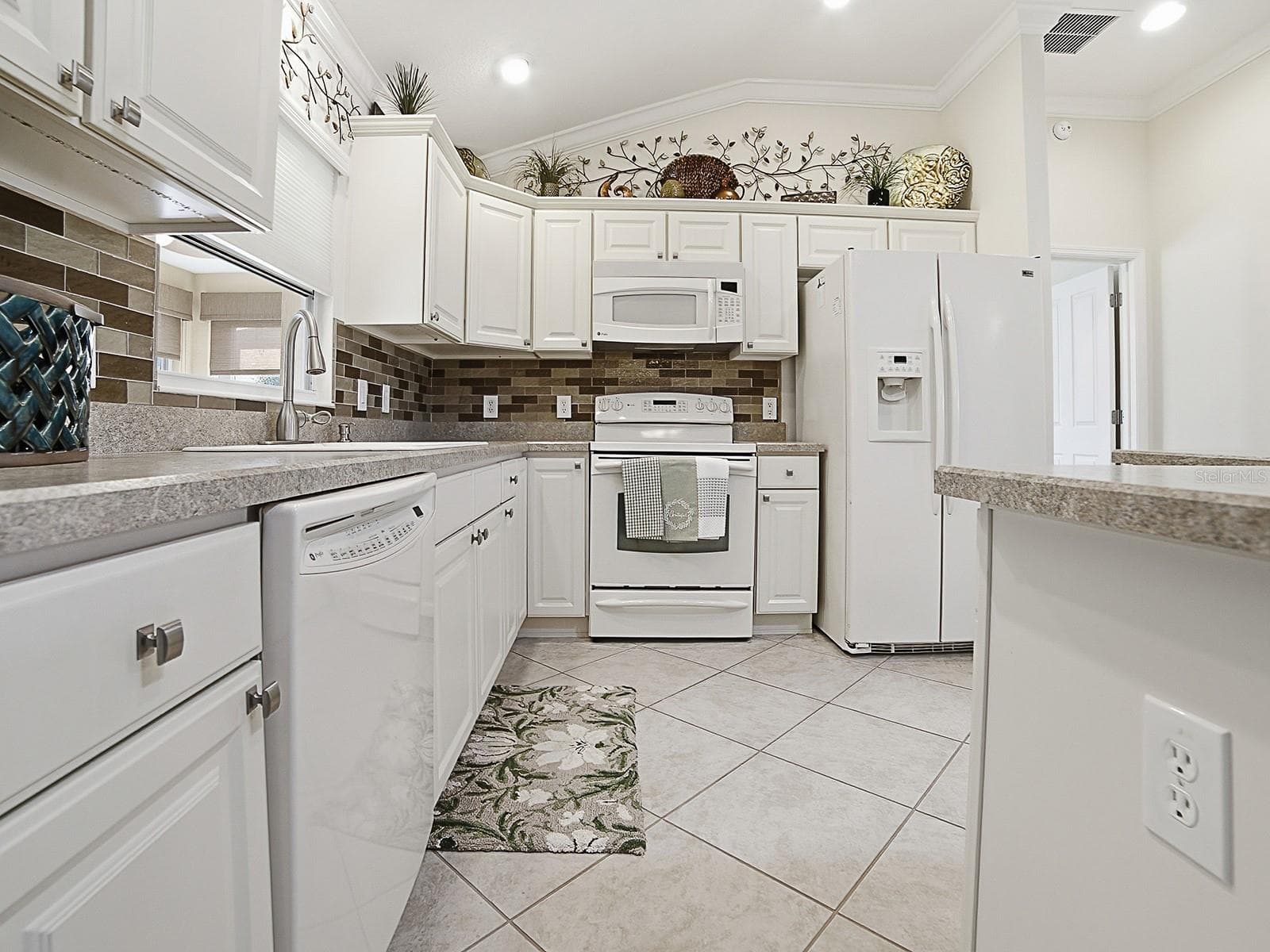 Single Family Residence at 2733 MIDLAND TER, THE VILLAGES, photo 5 of 30