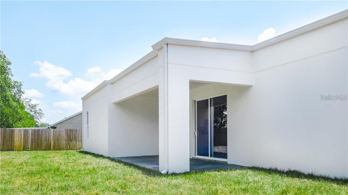 Rear yard - 2916 WINLOCK AVE, DELTONA