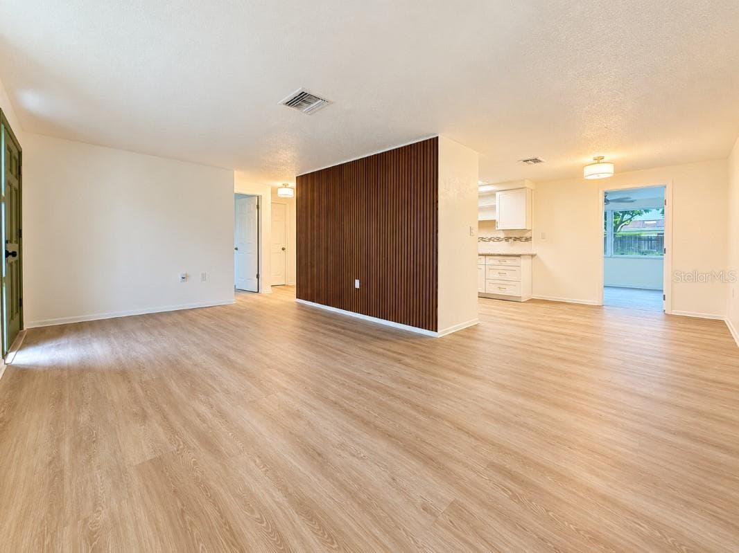 Single Family Residence at 10032 KINGSWOOD LN, PORT RICHEY, photo 4 of 18