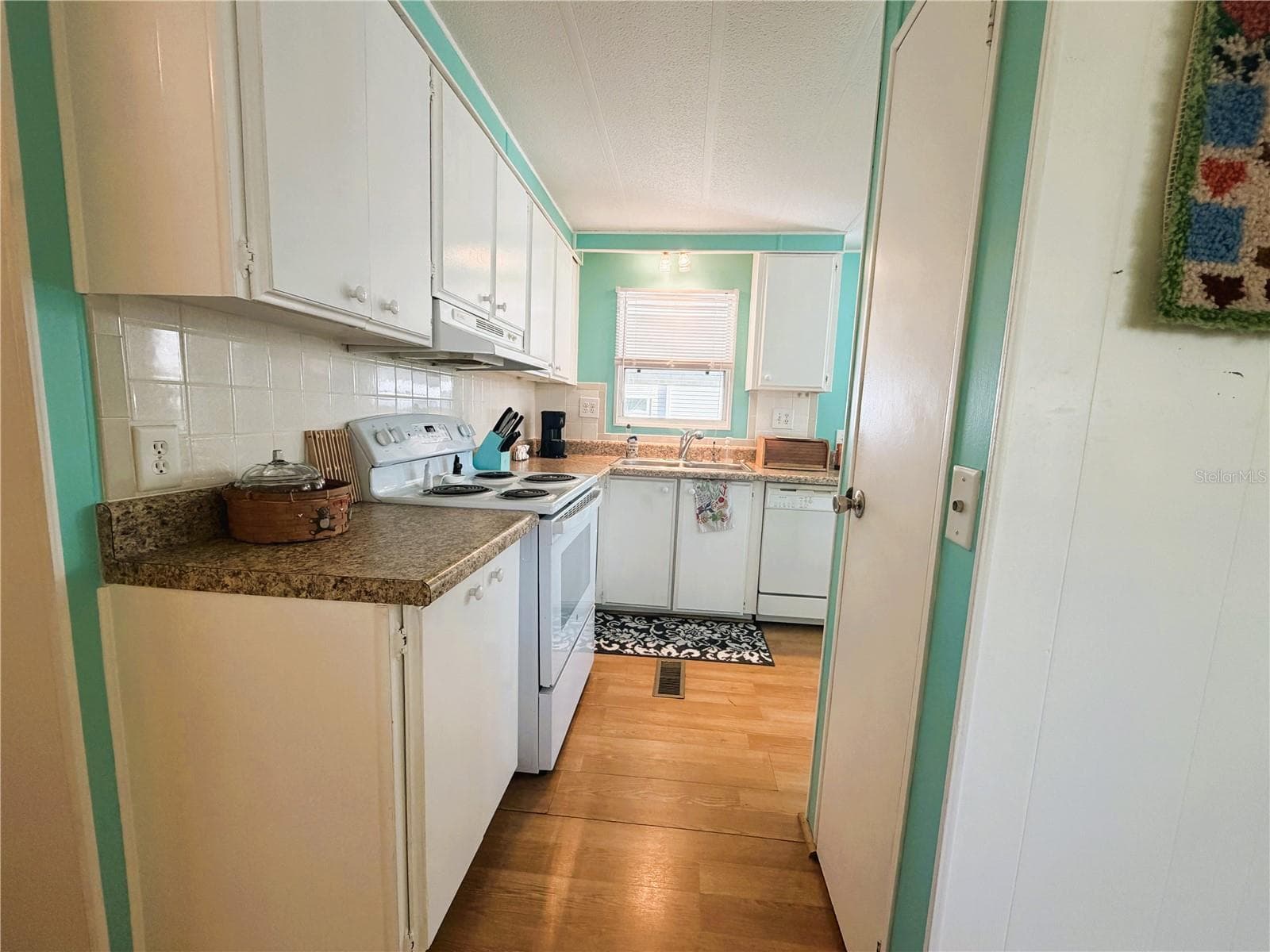 Mobile Home at 353 HAWTHORNE BLVD, LEESBURG, photo 6 of 37