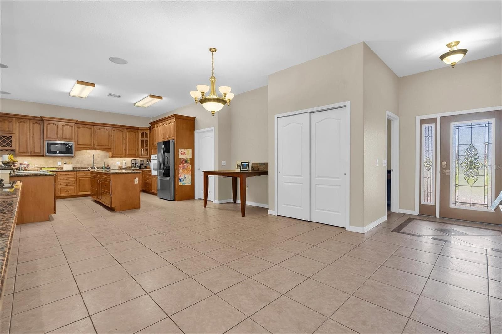 Single Family Residence at 5909 ARTESIAN RIDGE LN, DOVER, photo 4 of 37