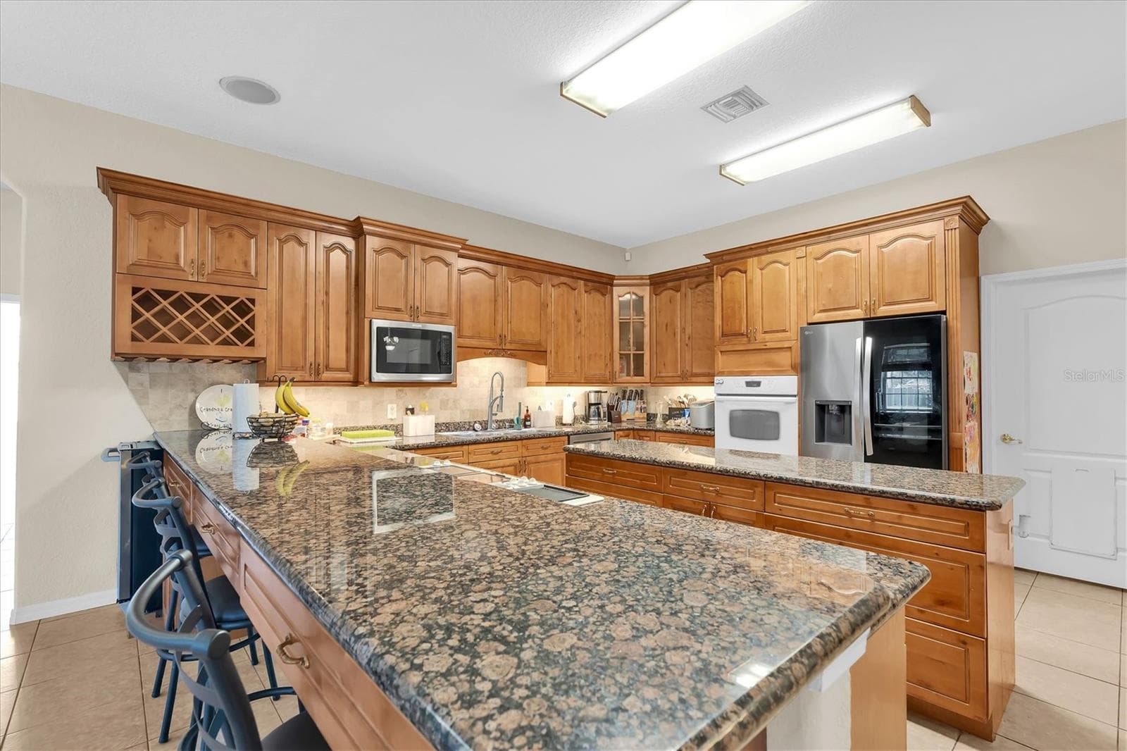 Single Family Residence at 5909 ARTESIAN RIDGE LN, DOVER, photo 6 of 37