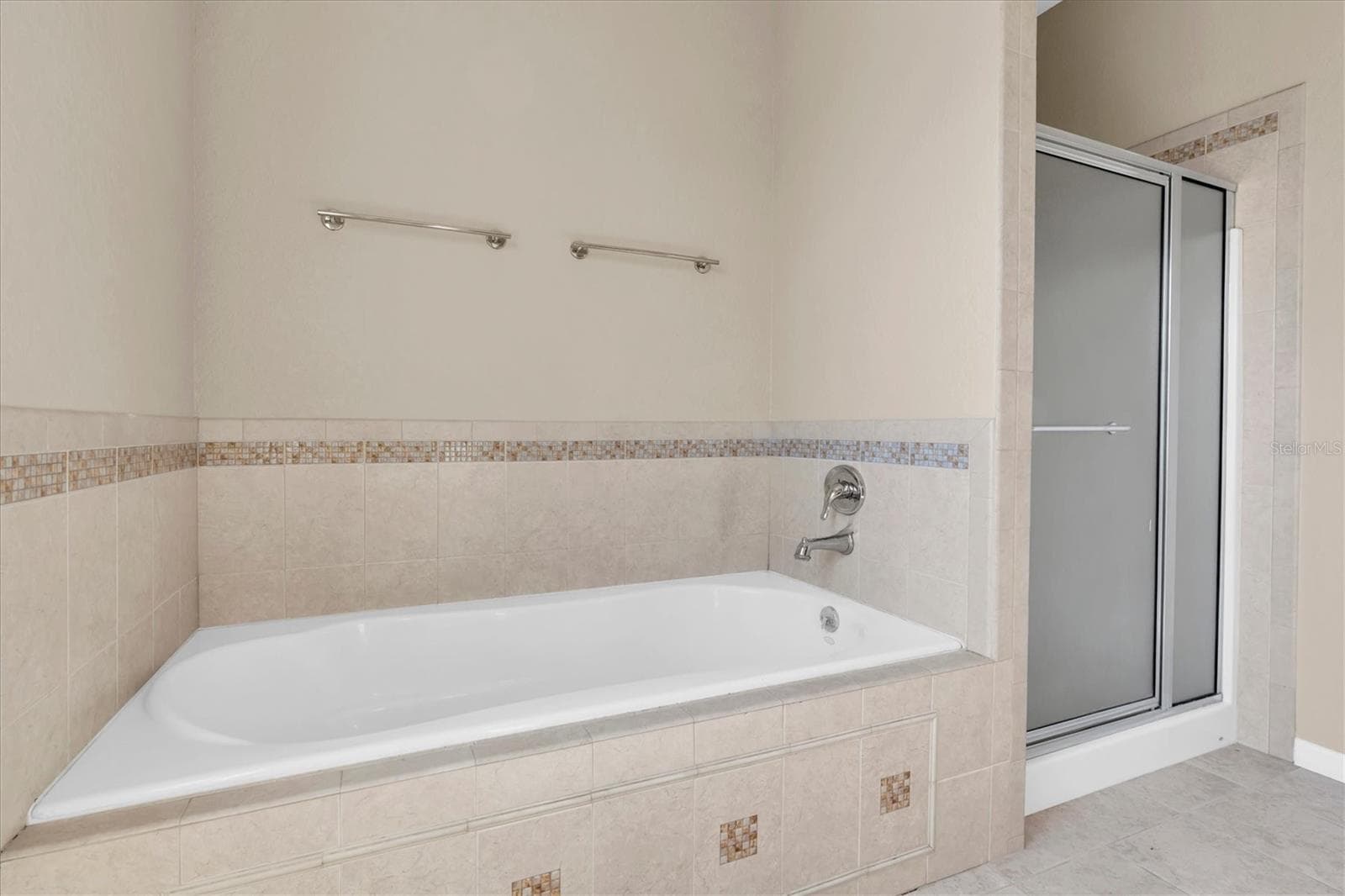 Single Family Residence at 5909 ARTESIAN RIDGE LN, DOVER, photo 18 of 37