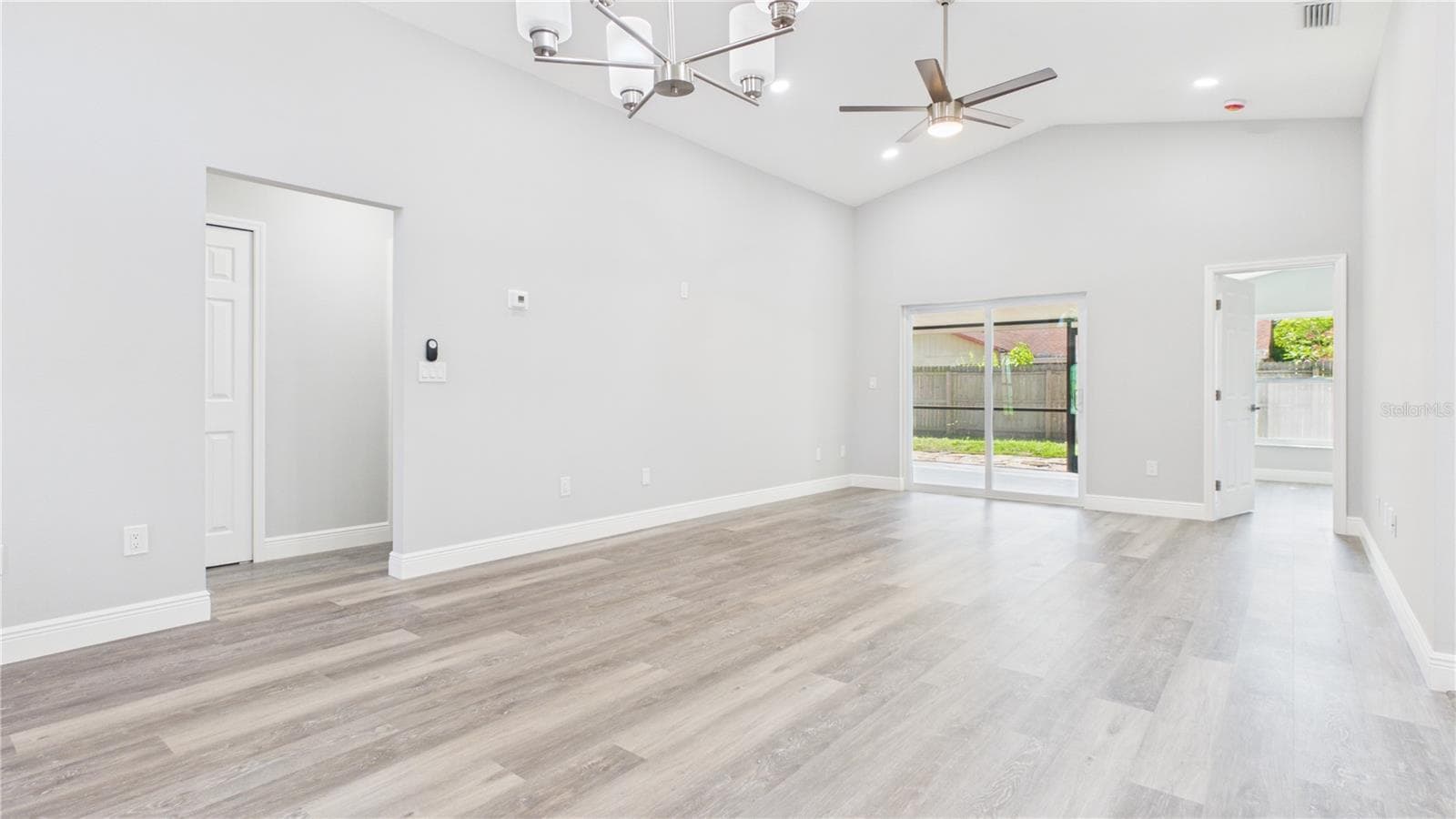 Single Family Residence at 11108 WINDPOINT DR, TAMPA, photo 17 of 36