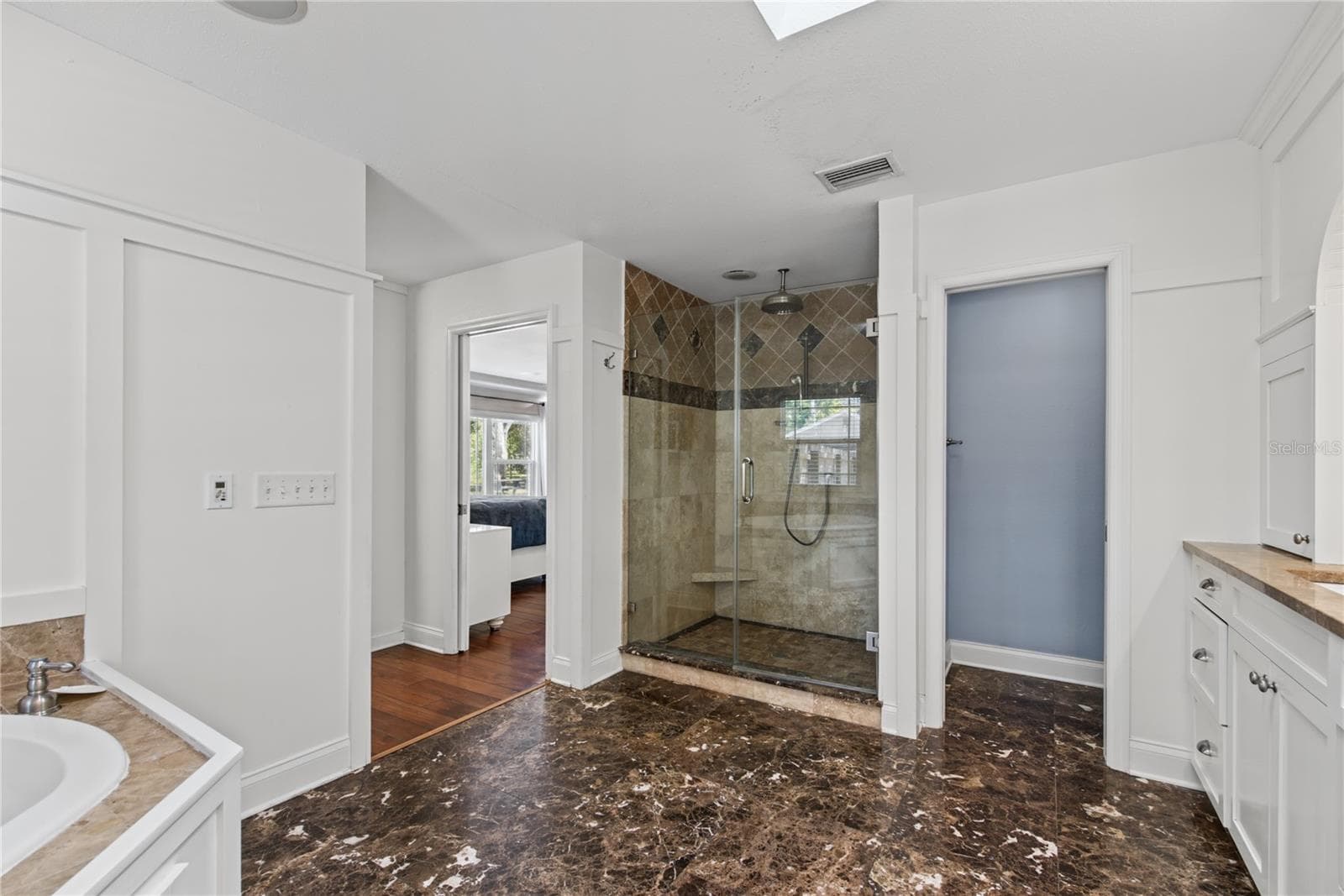 Primary bathroom (3) - 1817 N KEENE RD, CLEARWATER