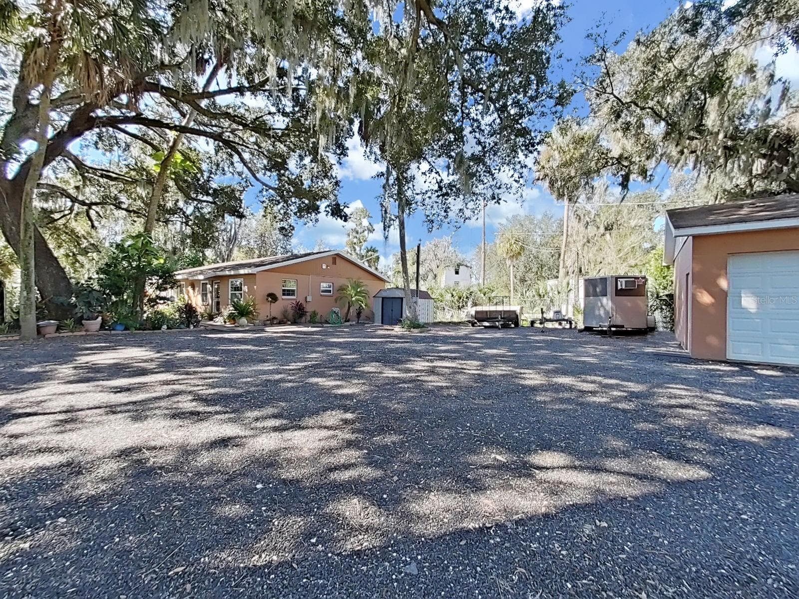 Lots of Parking - 4218 ALAFIA BLVD, BRANDON