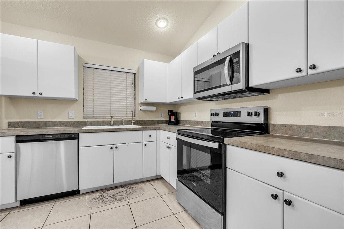 Single Family Residence at 1091 LUAU ST, NORTH PORT, photo 11 of 42