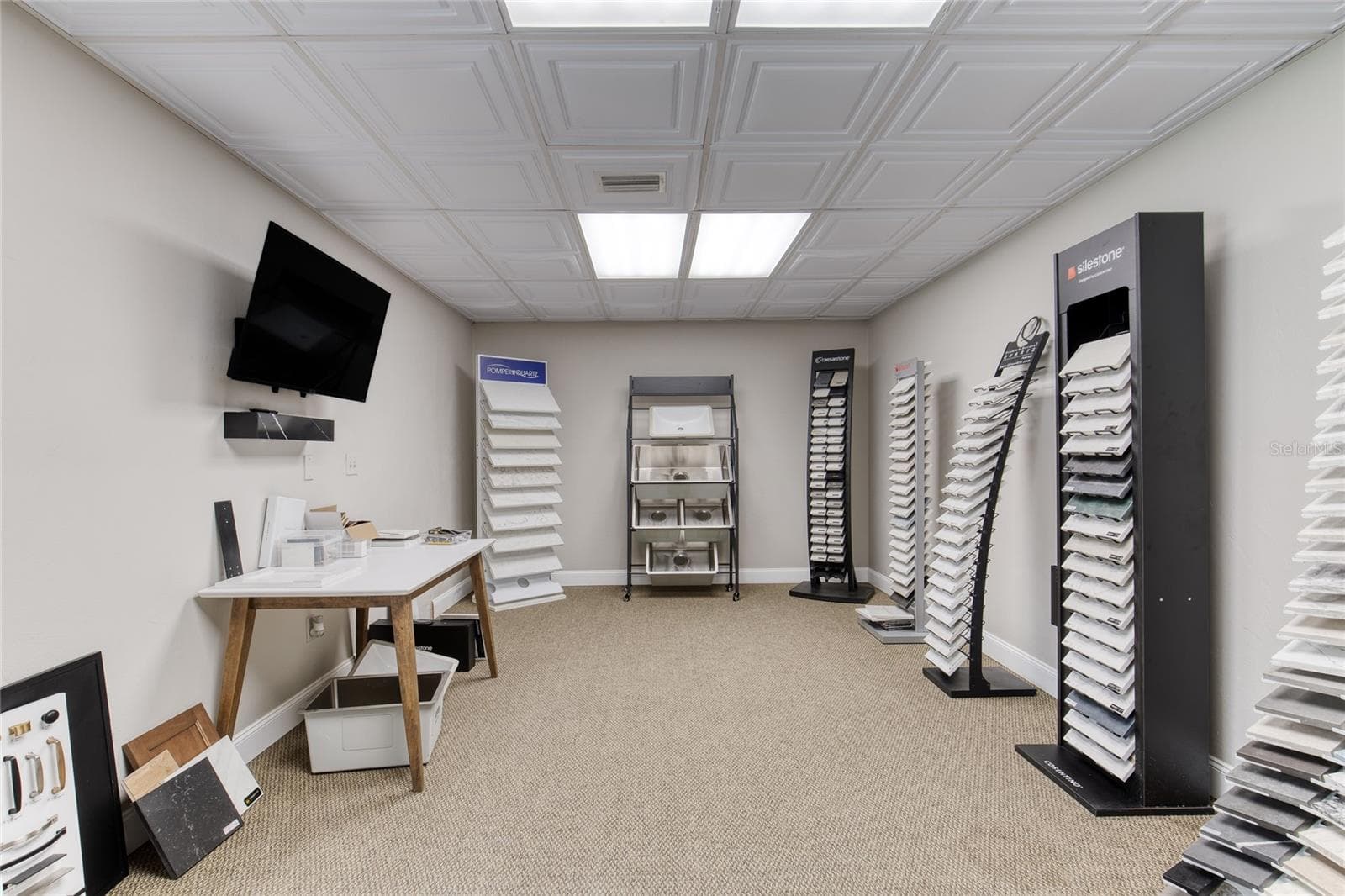 Stonworks Showroom - 4 & 6 AVIATOR WAY, ORMOND BEACH