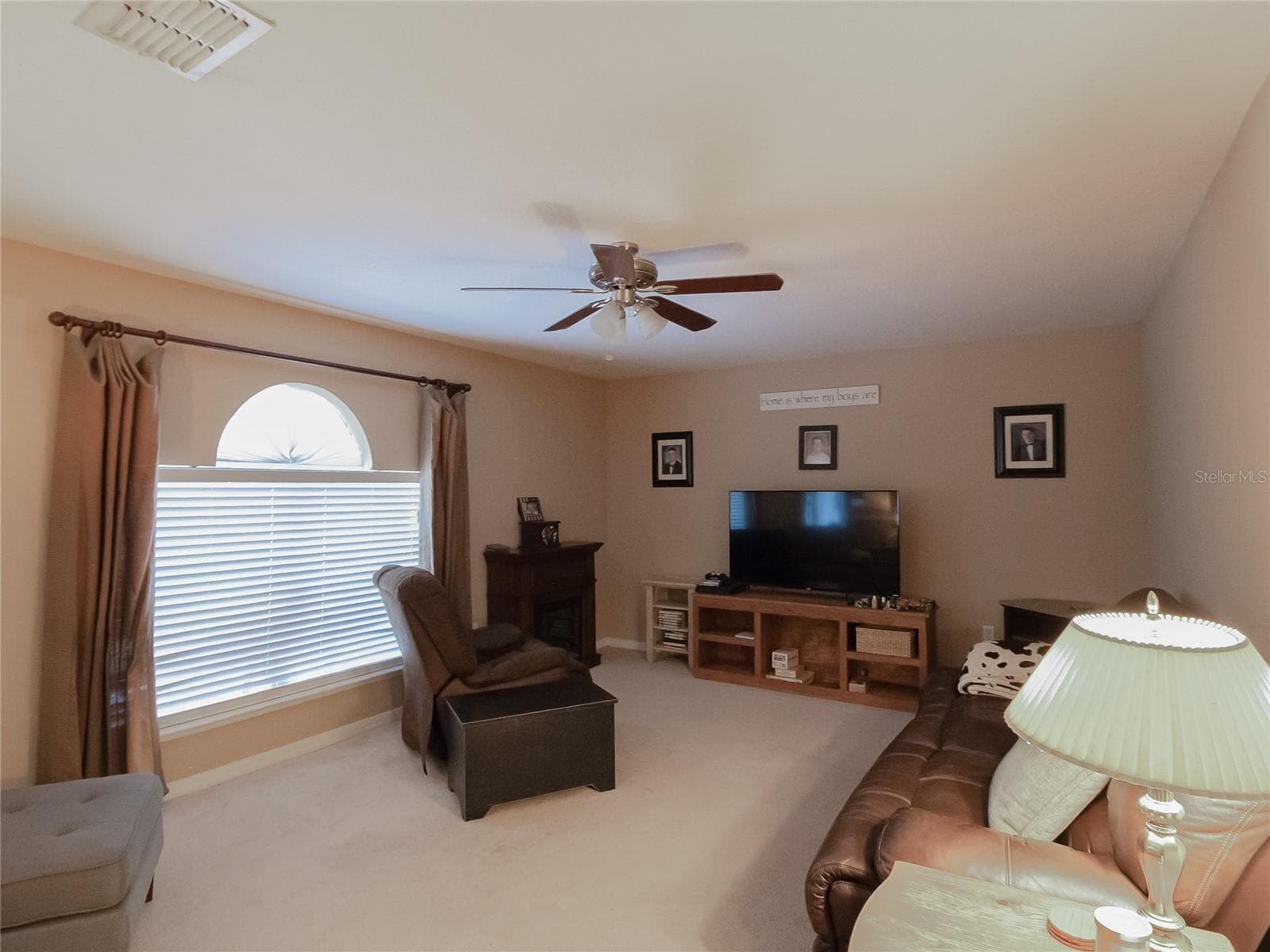 Single Family Residence at 216 TRES REYES LN, GROVELAND, photo 16 of 40
