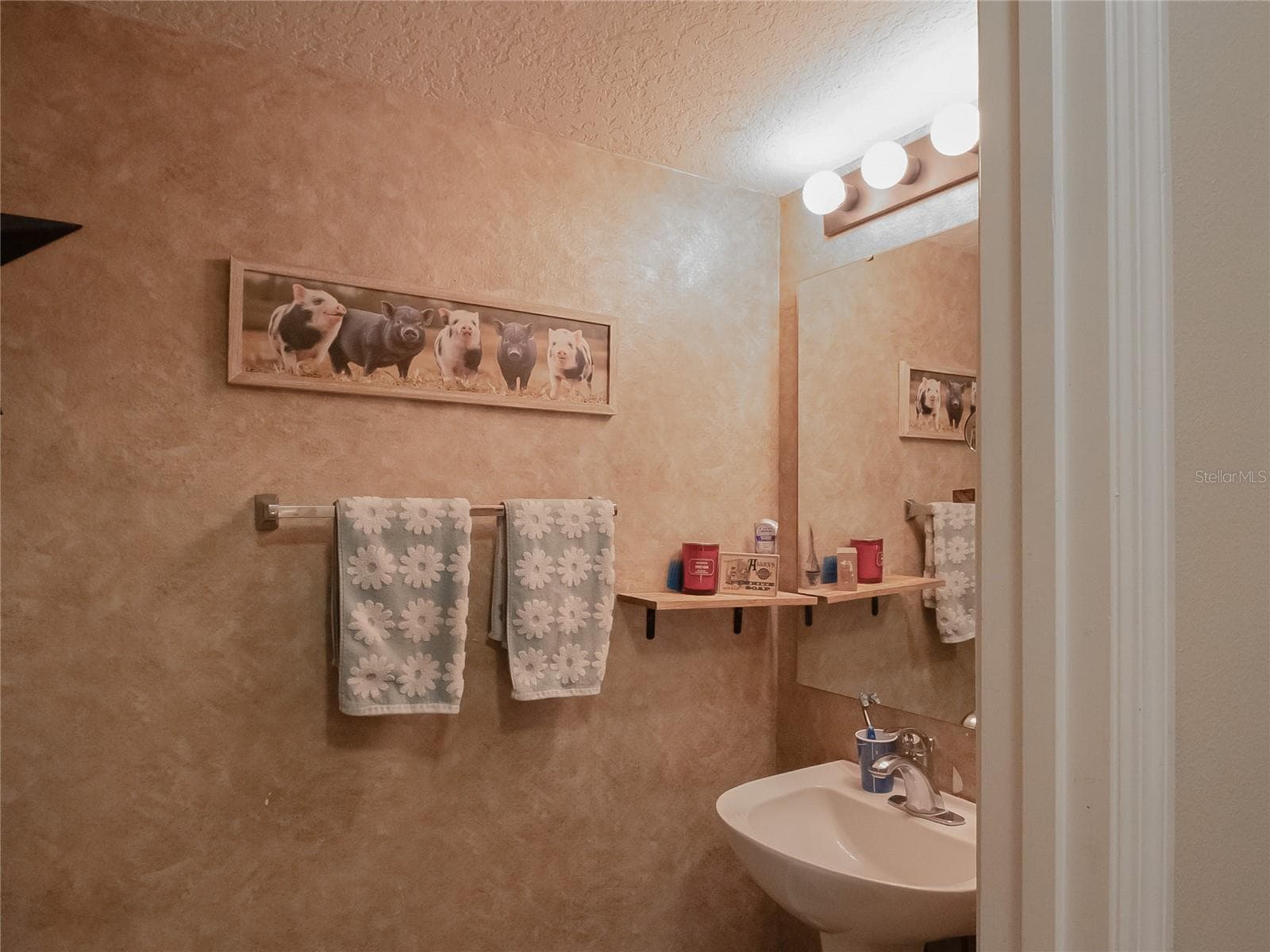 first floor half bath - 216 TRES REYES LN, GROVELAND