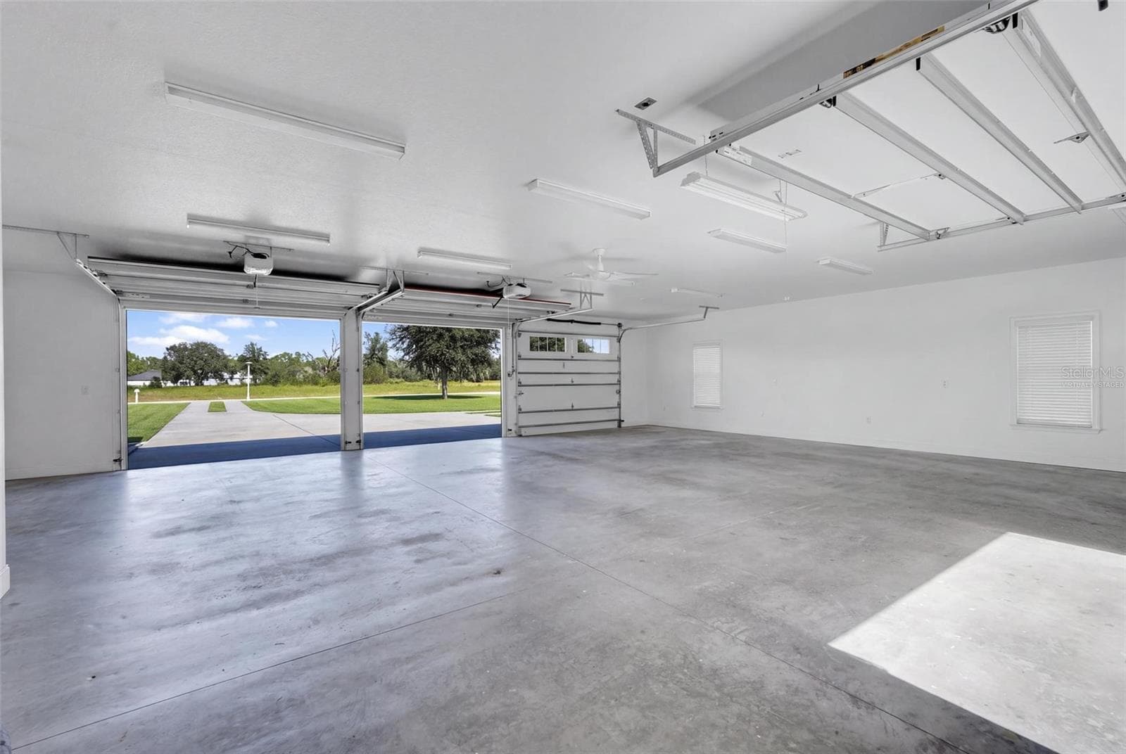 Garage - VIRTUALLY STAGED - 6100 OCILLA LOOP, CLERMONT