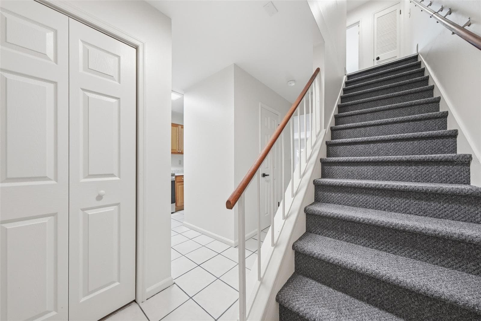 Condominium at 1920 E EDGEWOOD DR #E4, LAKELAND, photo 7 of 32