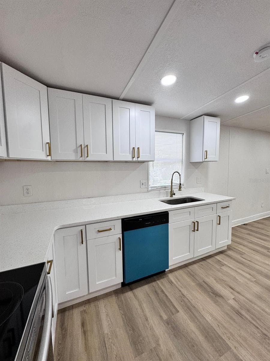 Manufactured Home at 116 2ND ST, DAVENPORT, photo 6 of 36