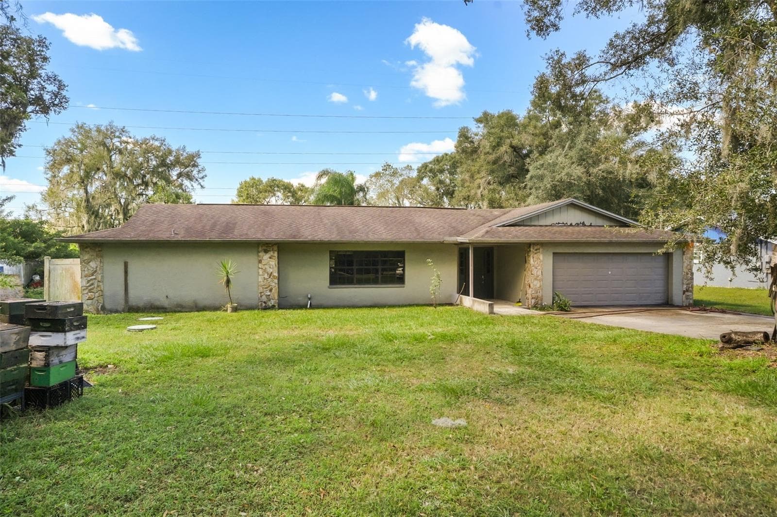 Single Family Residence at 6912 SENOJ DR, TAMPA, photo 2 of 59