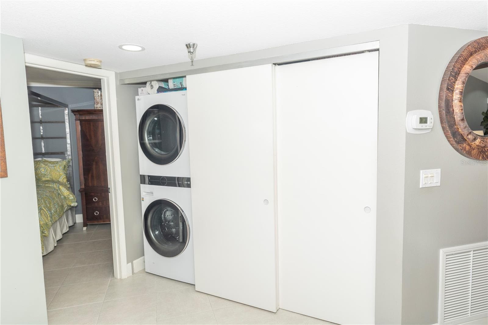 High End Washer And Dryer In Condo! - 1401 S MCCALL RD #B-306, ENGLEWOOD