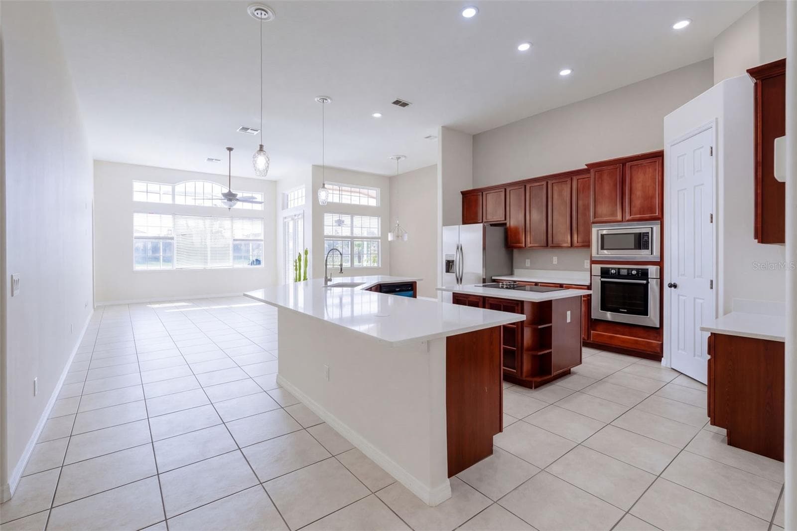 Single Family Residence at 2102 PUTTER PL, KISSIMMEE, photo 14 of 44