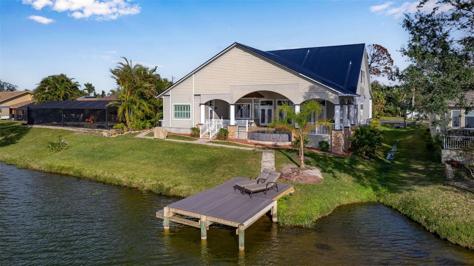 Dock for suntanning or fishing. - 197 ALBERT LN, PORT CHARLOTTE