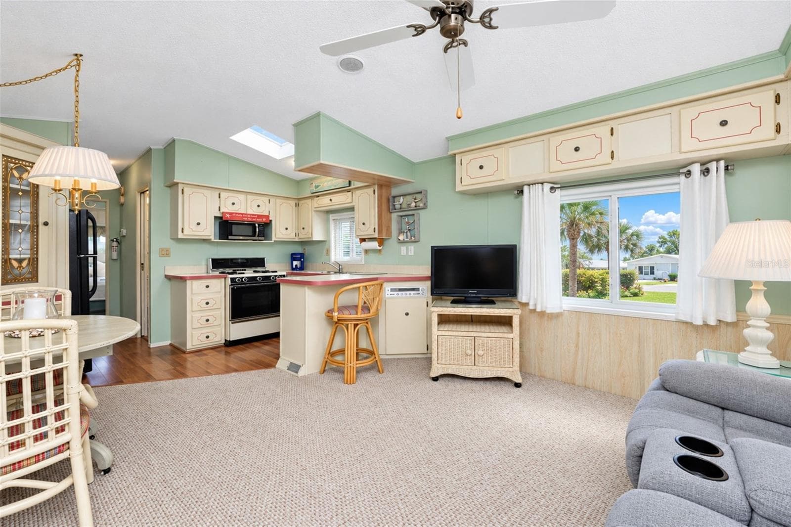 Manufactured Home at 39 CROWN POINT DR, NOKOMIS, photo 18 of 79