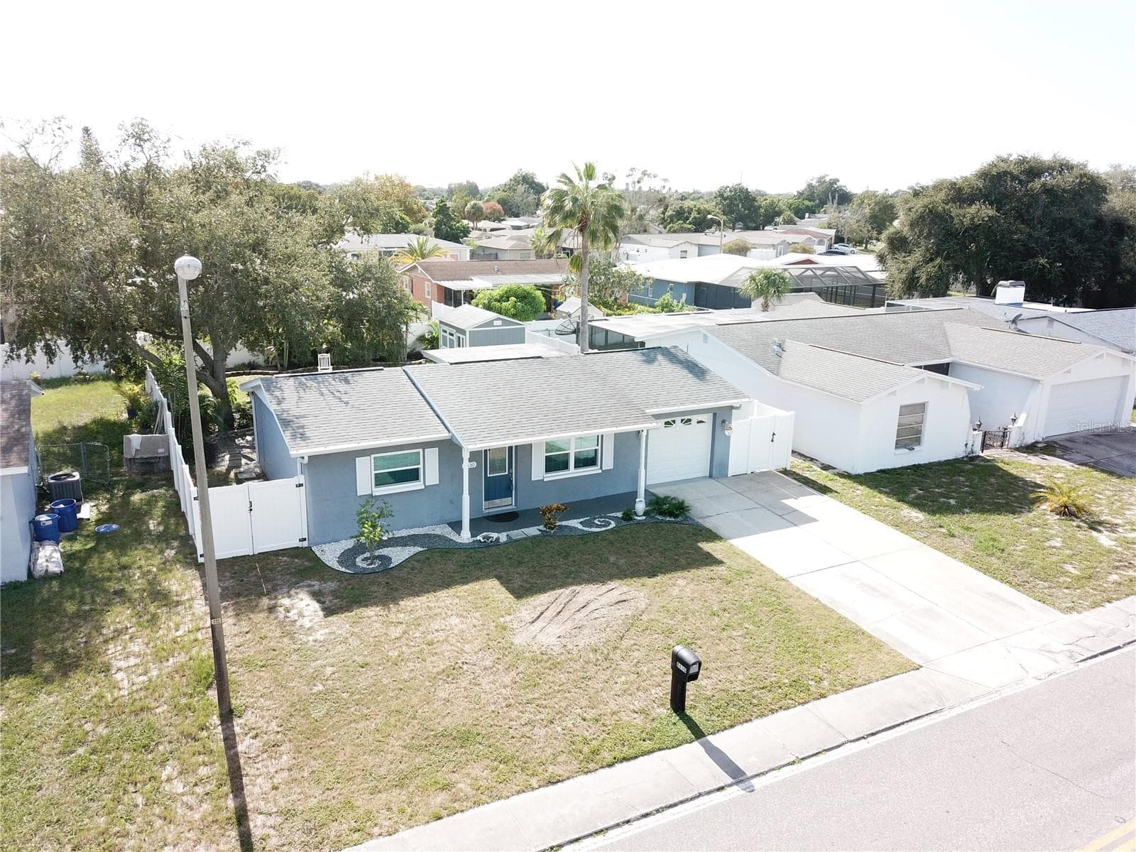Single Family Residence at 8630 FOX HOLLOW DR, PORT RICHEY, photo 6 of 32