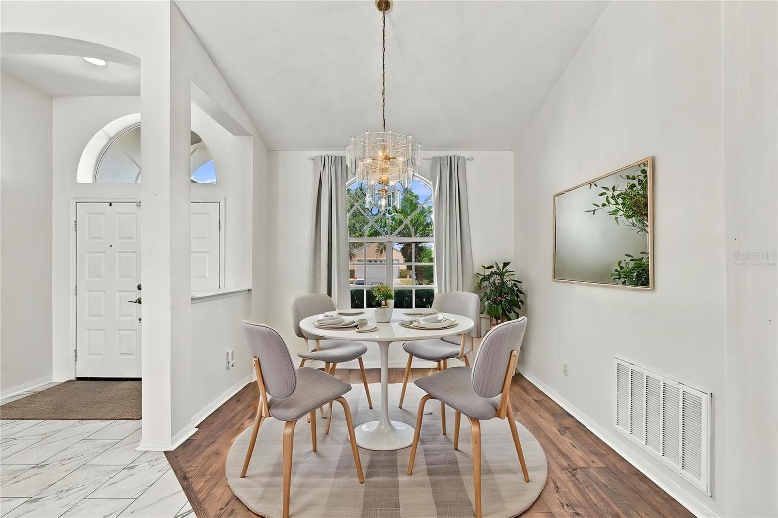 Virtually staged - 4307 BROOKE DR, VALRICO