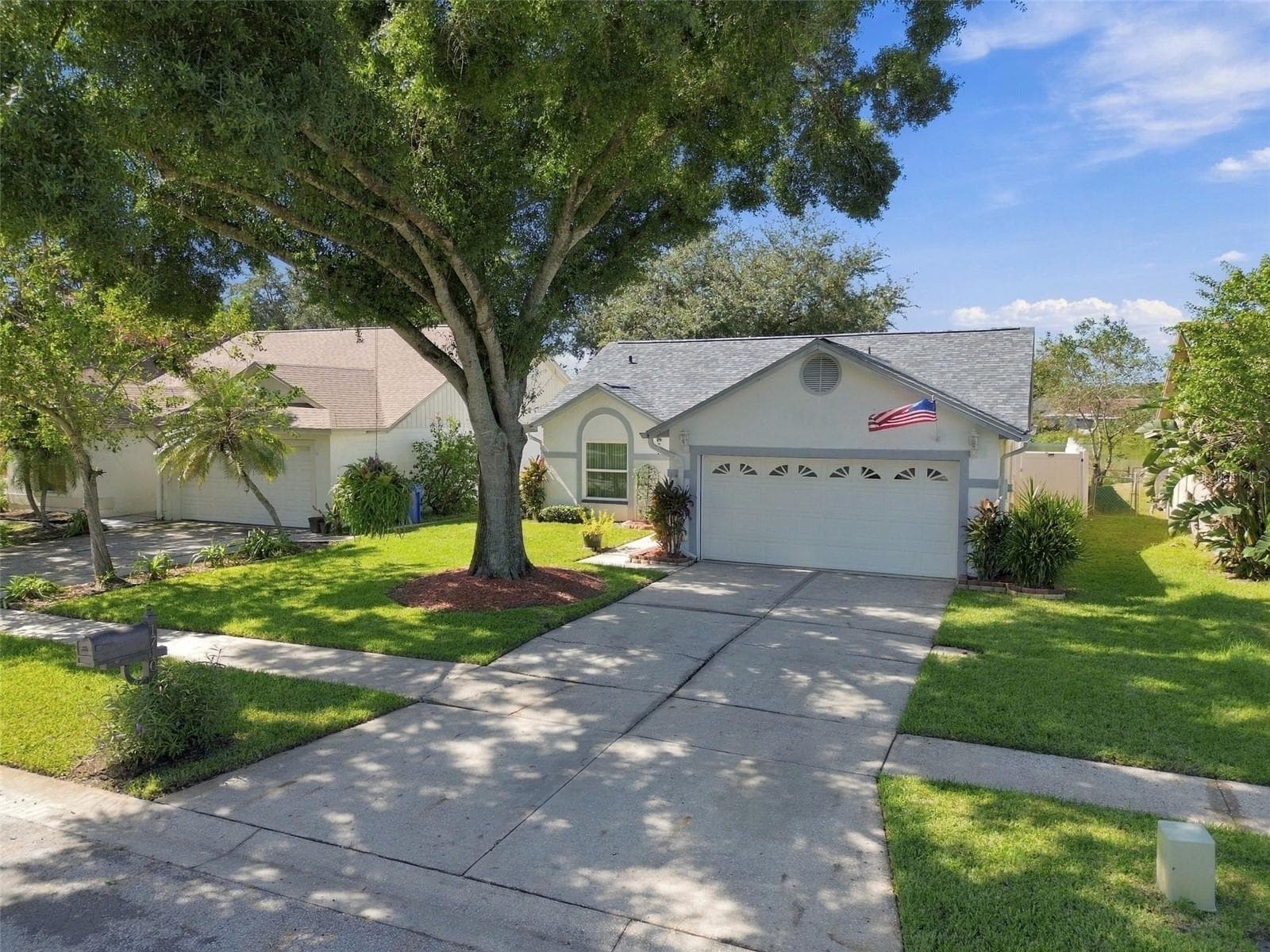 Front View/Drive-Way - 1710 TARAH TRACE DR, BRANDON