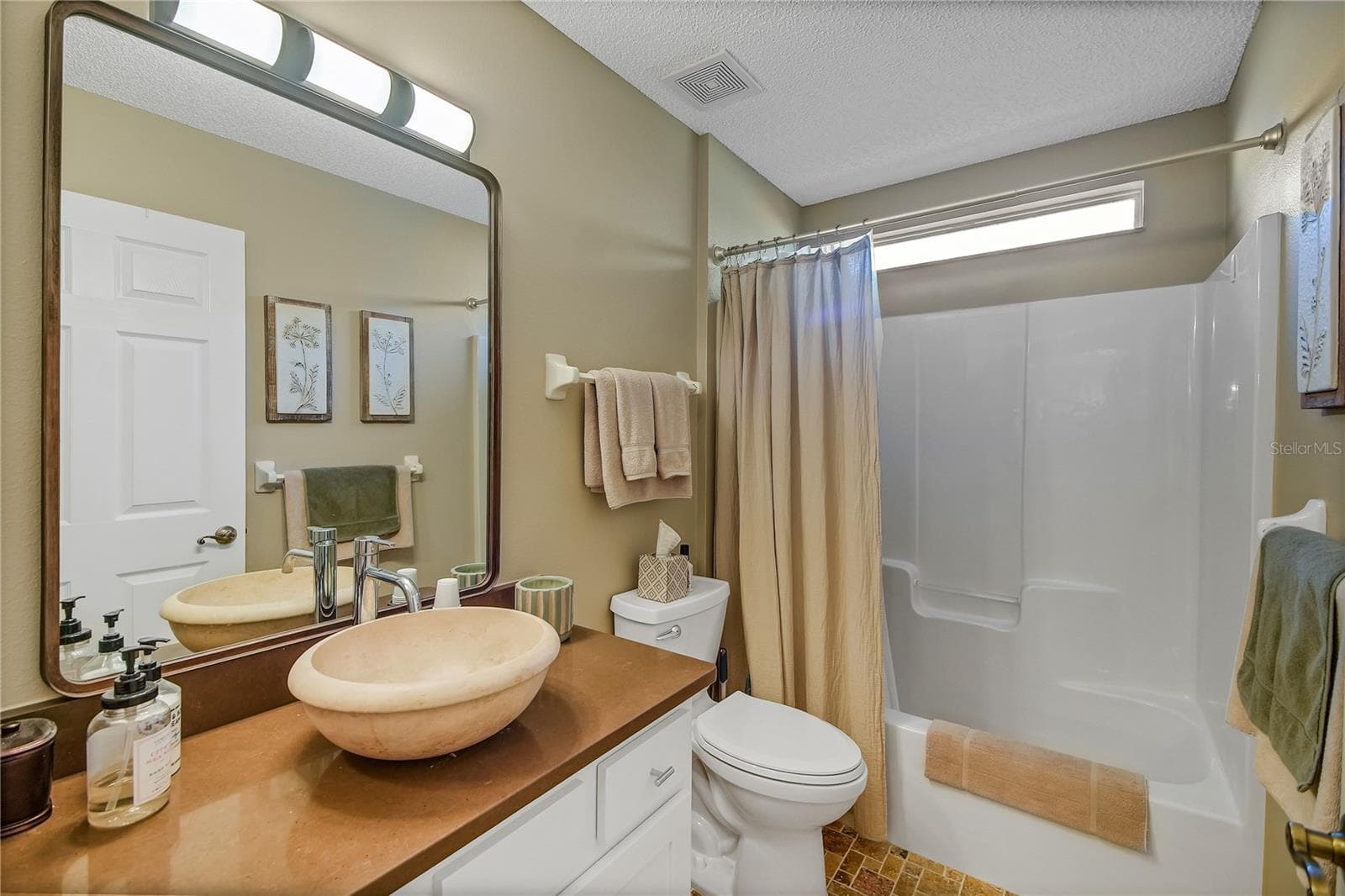 Single Family Residence at 1019 MEADOWBEND DR, LEESBURG, photo 43 of 54