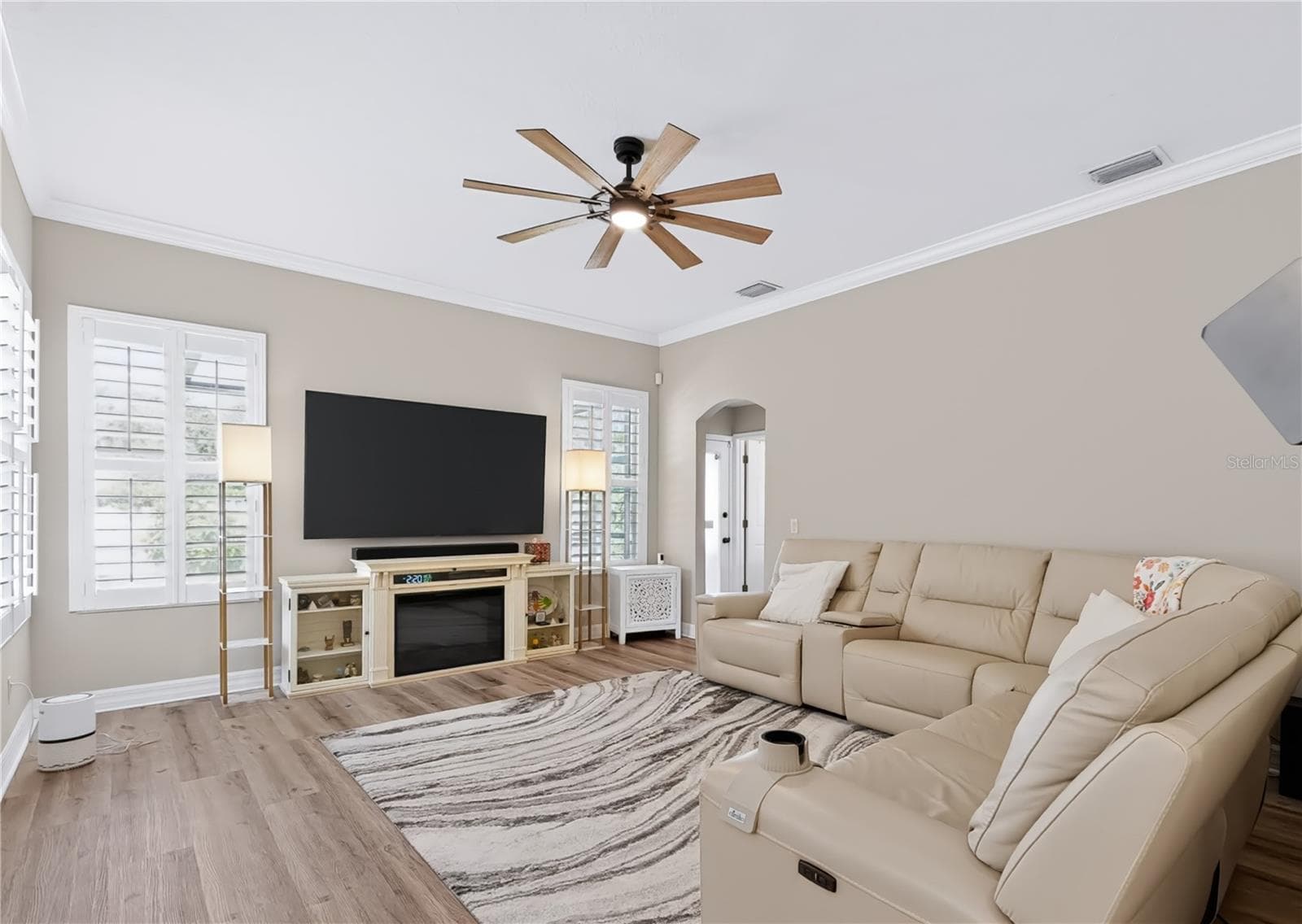 Single Family Residence at 12541 LEATHERLEAF DR, TAMPA, photo 10 of 38
