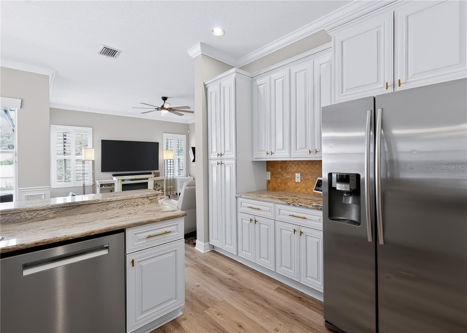 Single Family Residence at 12541 LEATHERLEAF DR, TAMPA, photo 14 of 38