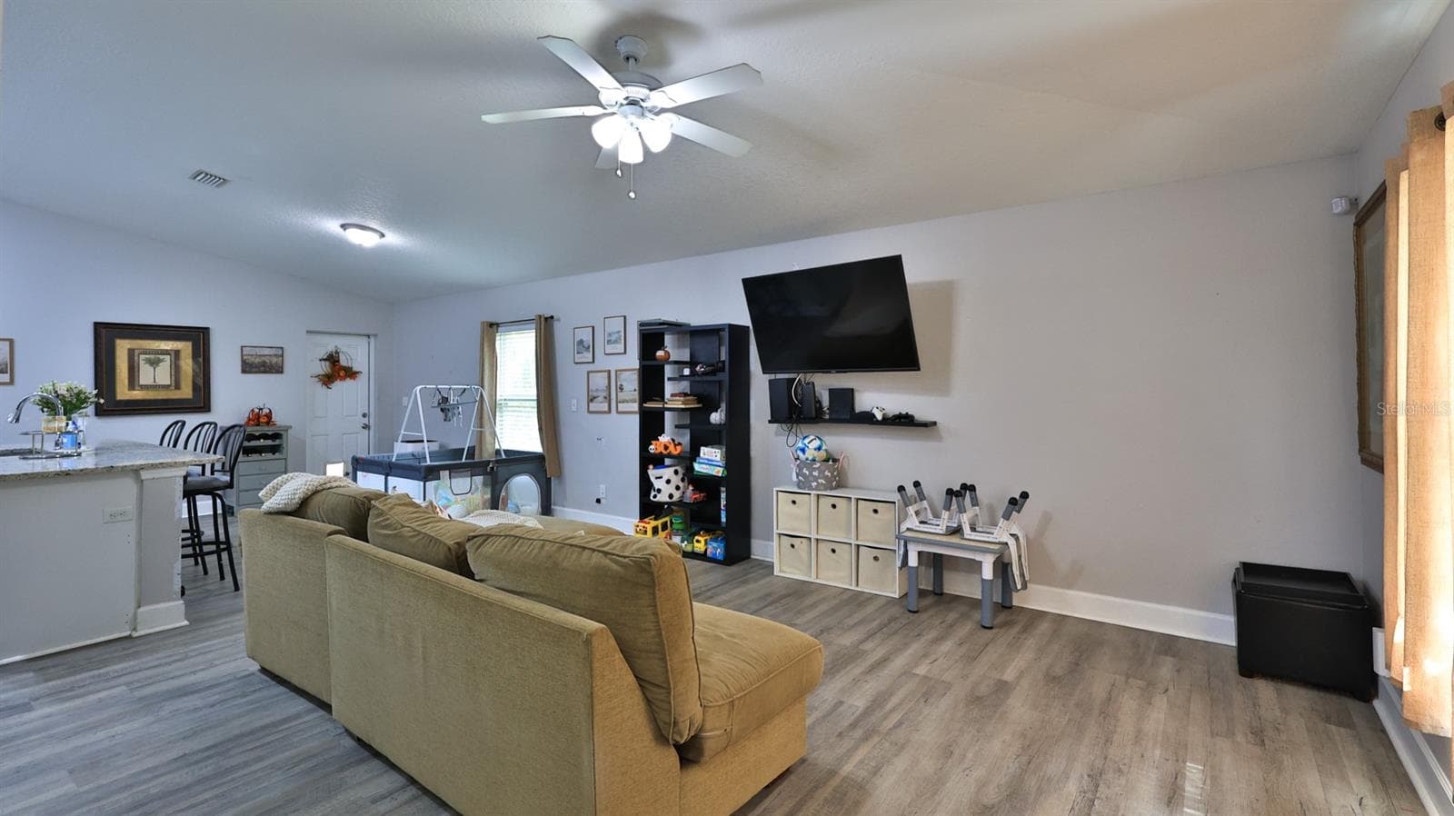 Single Family Residence at 1565 SCHAUB AVE, ORANGE CITY, photo 6 of 28