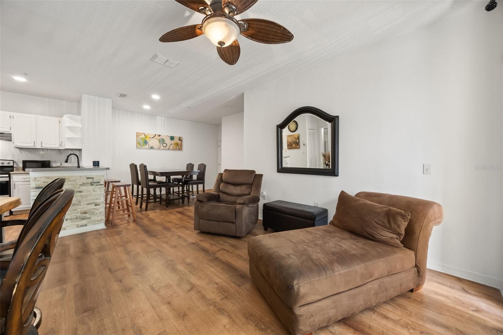 Living Room - 1475 LAKE SHADOW CIR #6205, MAITLAND