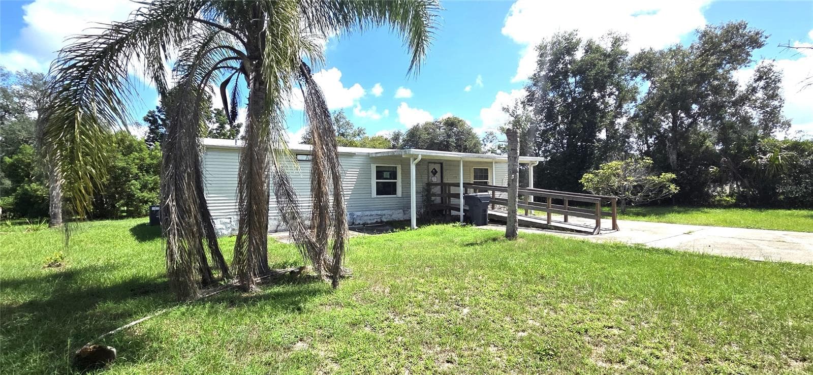 Manufactured Home at 3932 ROLLING HILLS CT E #10, LAKE WALES, photo 2 of 35