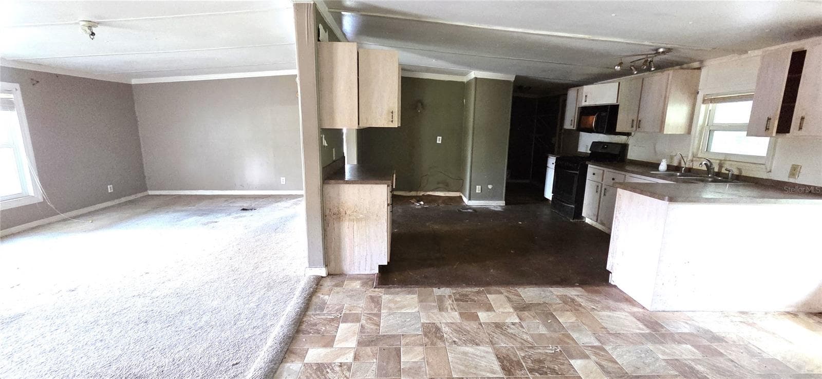 Manufactured Home at 3932 ROLLING HILLS CT E #10, LAKE WALES, photo 8 of 35