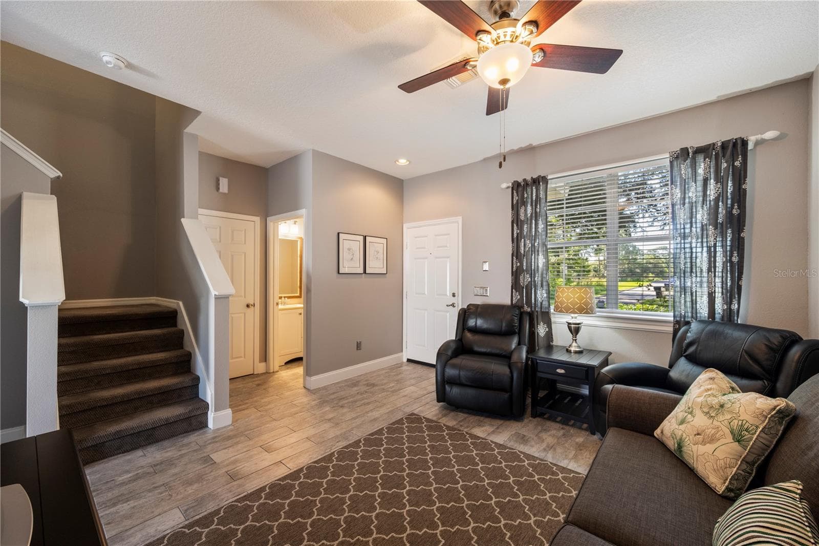 Living room - 8516 DANFORTH DR, WINDERMERE
