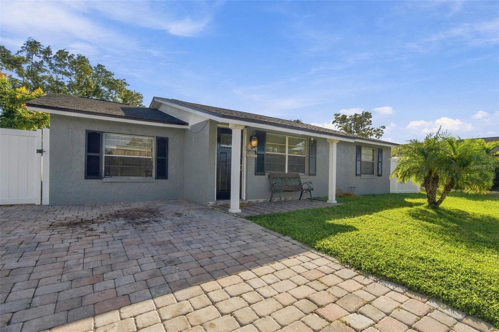 Single Family Residence at 10118 WHEATLEY HILLS CT, TAMPA, photo 6 of 82