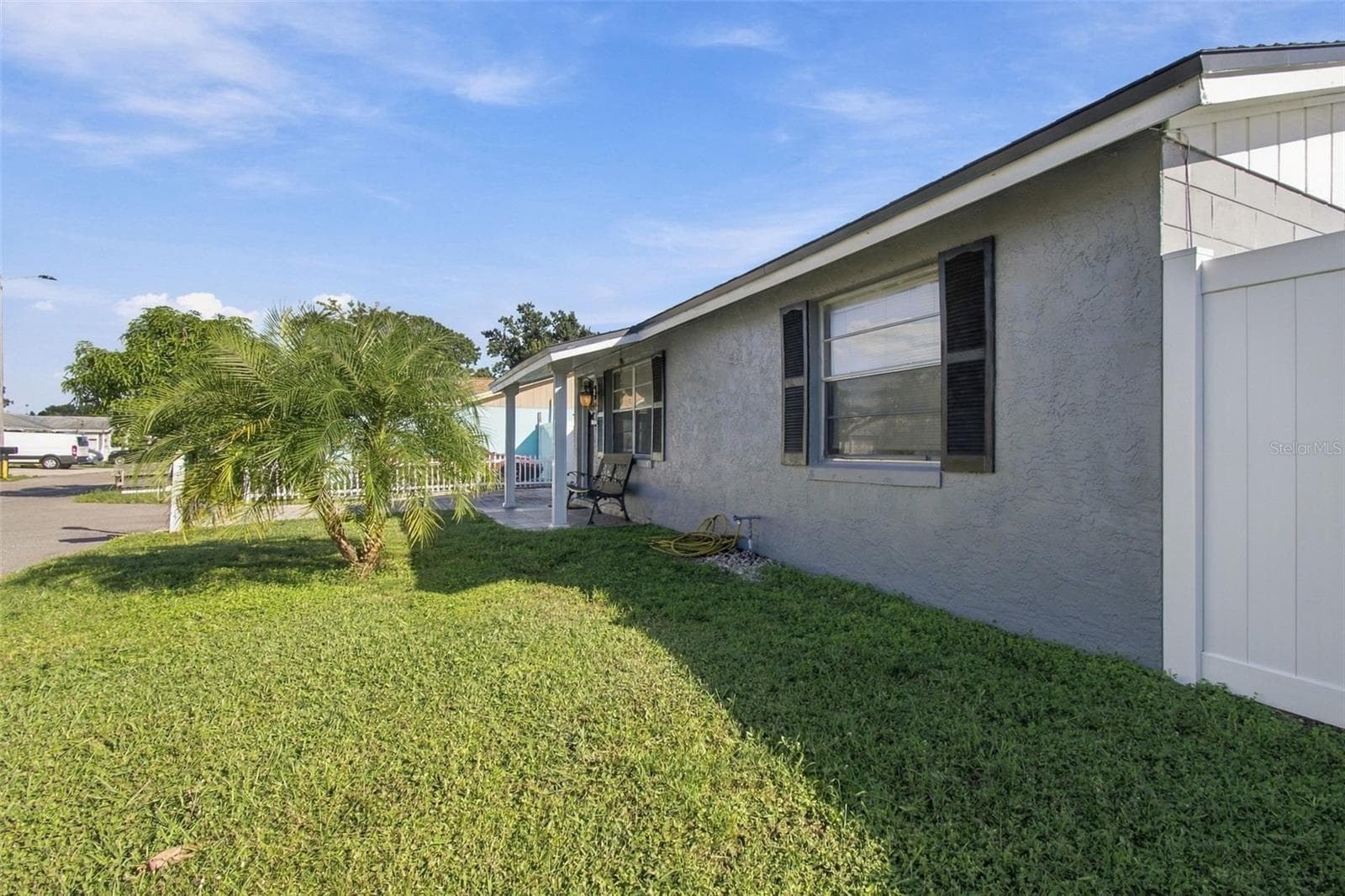 Single Family Residence at 10118 WHEATLEY HILLS CT, TAMPA, photo 5 of 82