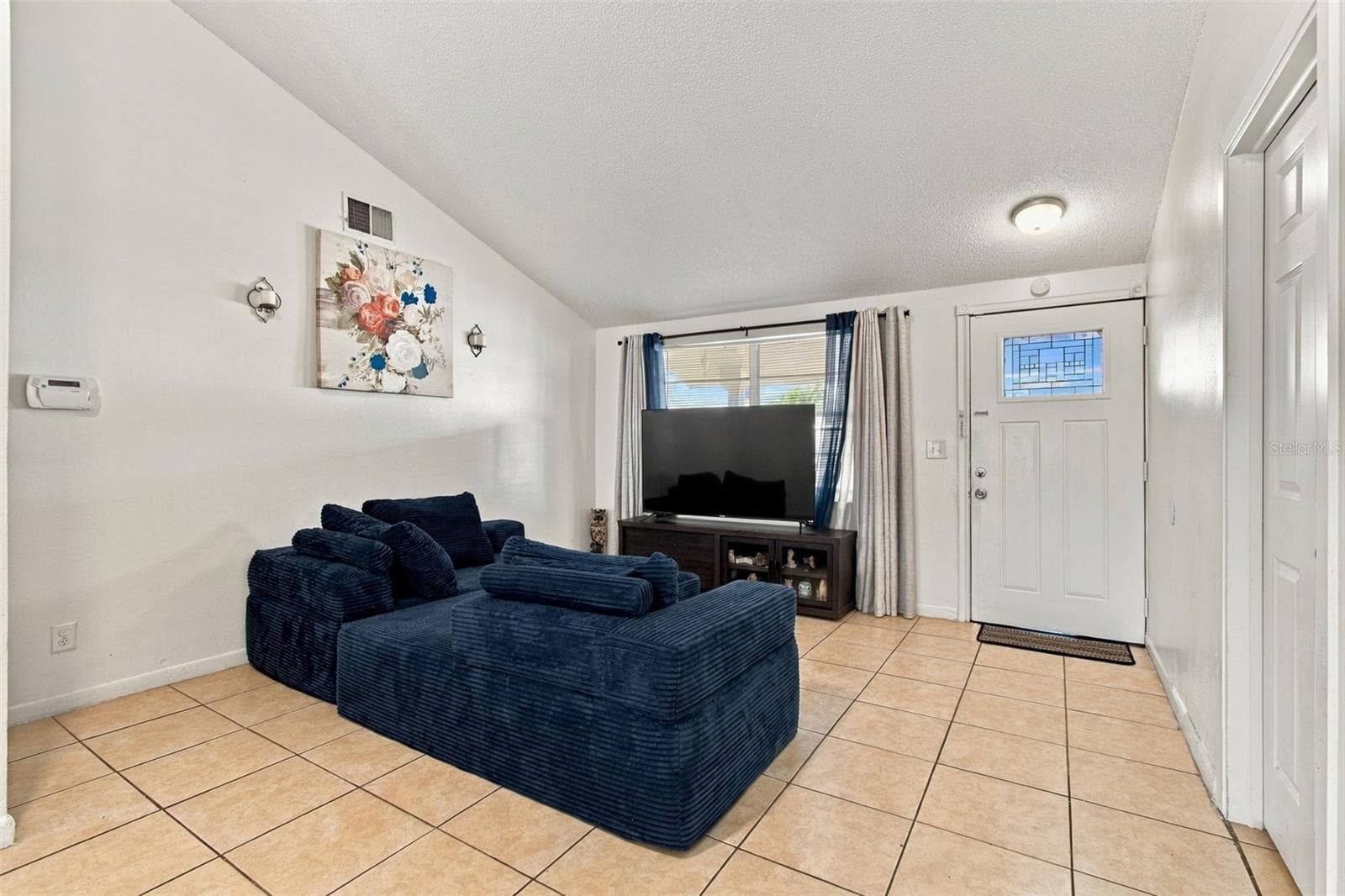 Single Family Residence at 10118 WHEATLEY HILLS CT, TAMPA, photo 16 of 82