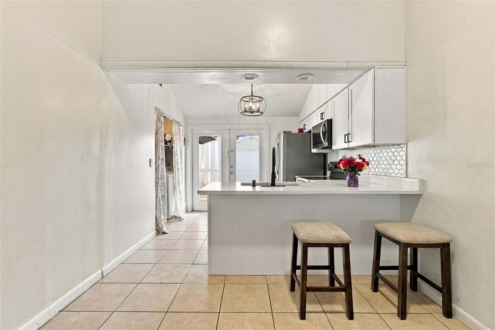Single Family Residence at 10118 WHEATLEY HILLS CT, TAMPA, photo 19 of 82
