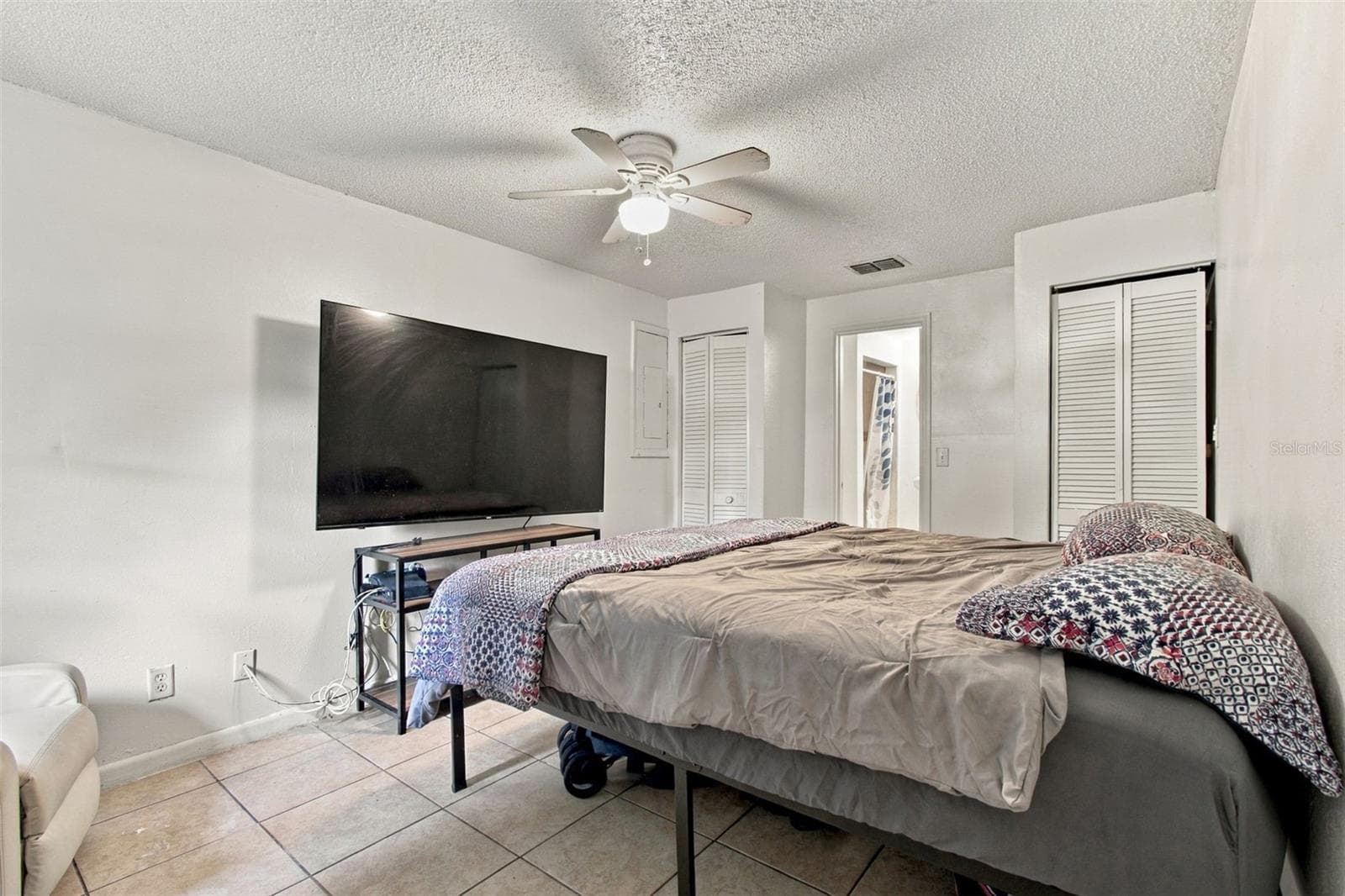 Single Family Residence at 10118 WHEATLEY HILLS CT, TAMPA, photo 39 of 82