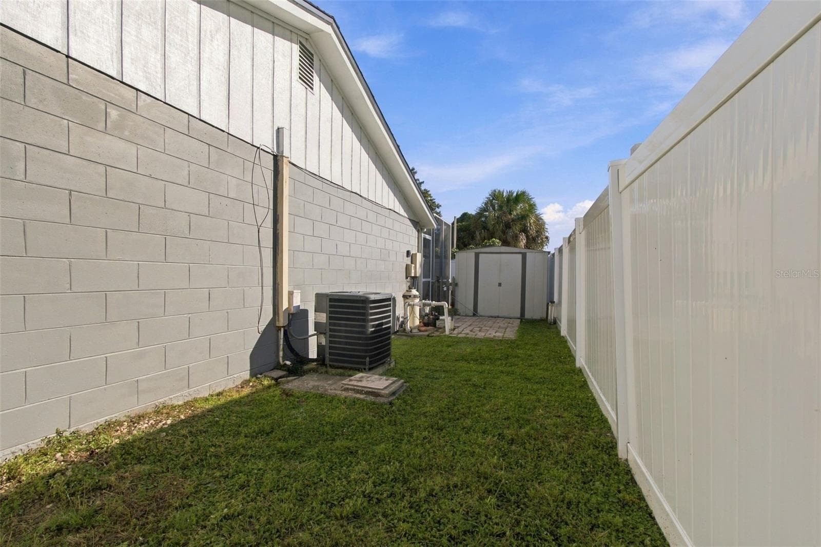 Single Family Residence at 10118 WHEATLEY HILLS CT, TAMPA, photo 58 of 82