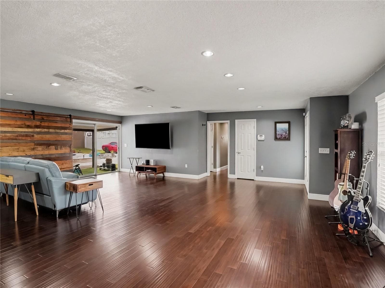 Single Family Residence at 5111 DARDEN AVE, BELLE ISLE, photo 10 of 27