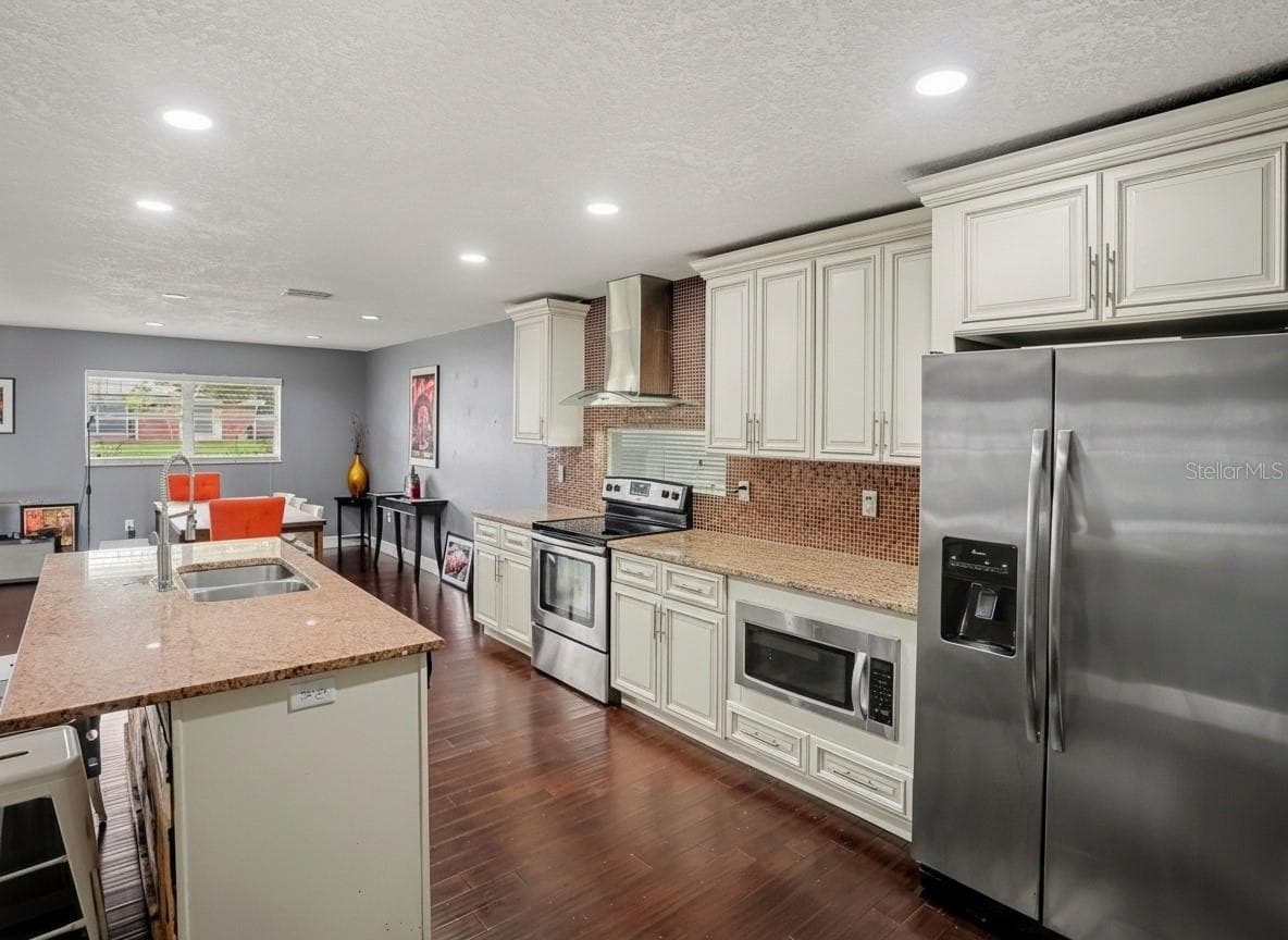 Single Family Residence at 5111 DARDEN AVE, BELLE ISLE, photo 13 of 27