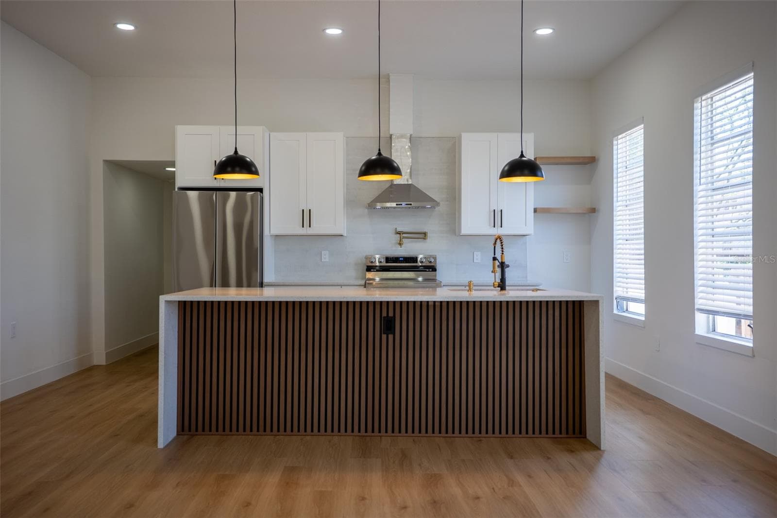 Single Family Residence at 1209 E 18TH AVE, TAMPA, photo 5 of 50