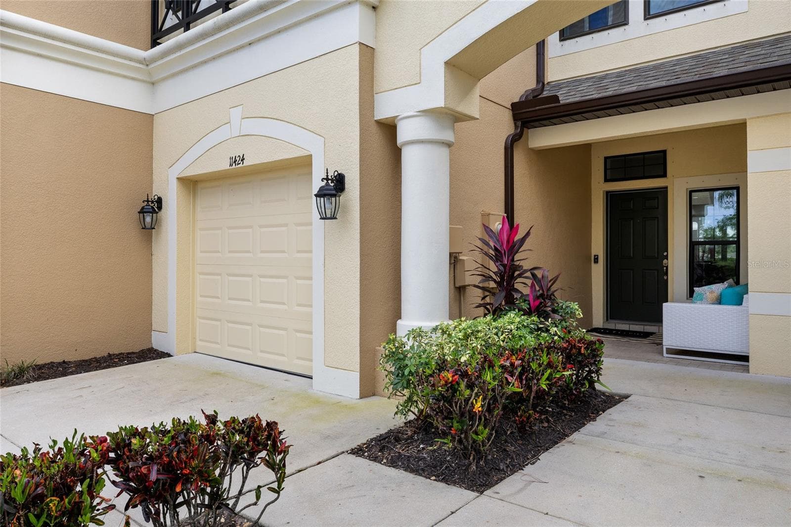 Townhouse at 11424 CROWNED SPARROW LN, TAMPA, photo 5 of 53