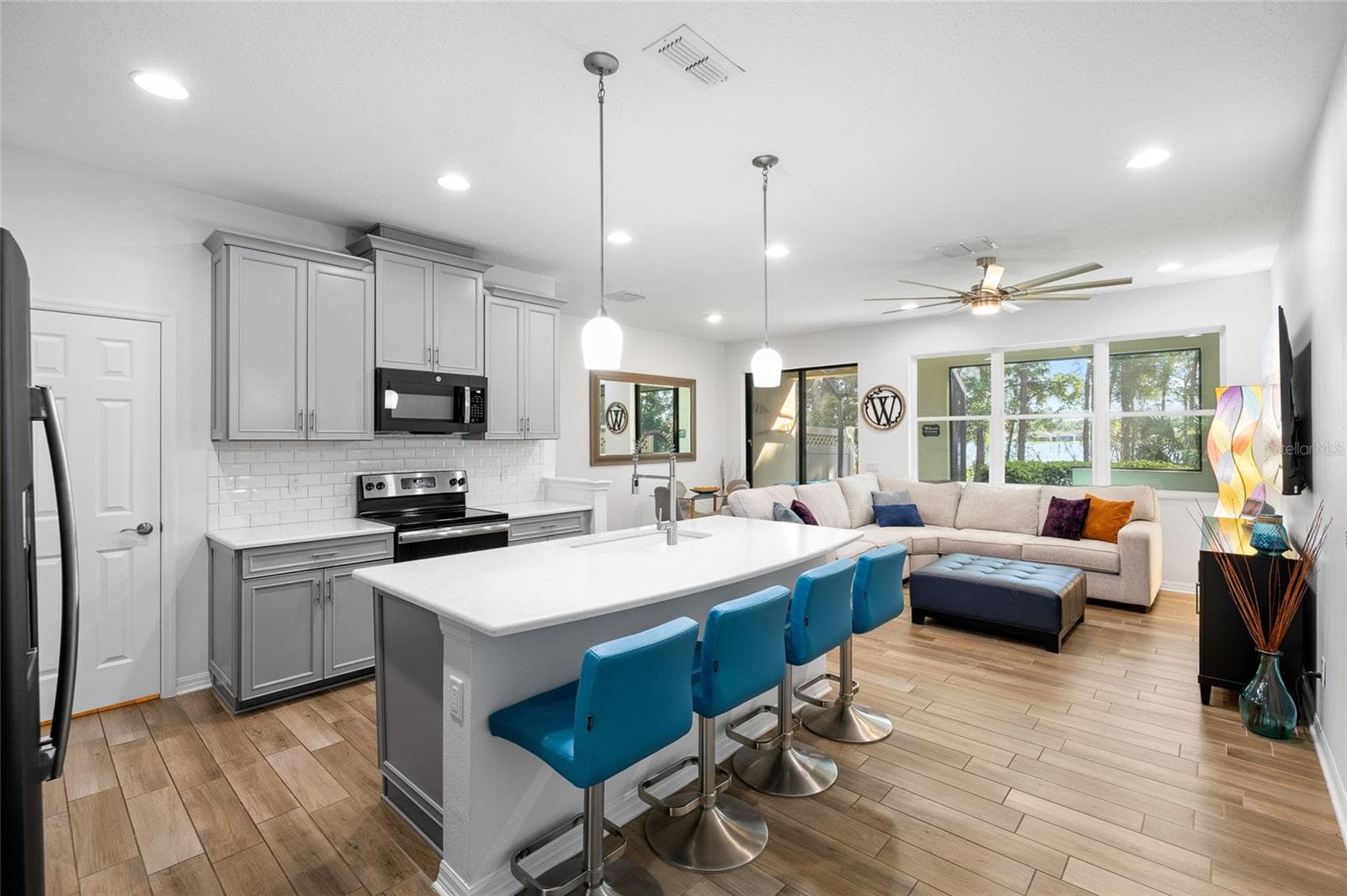 Townhouse at 11424 CROWNED SPARROW LN, TAMPA, photo 9 of 53