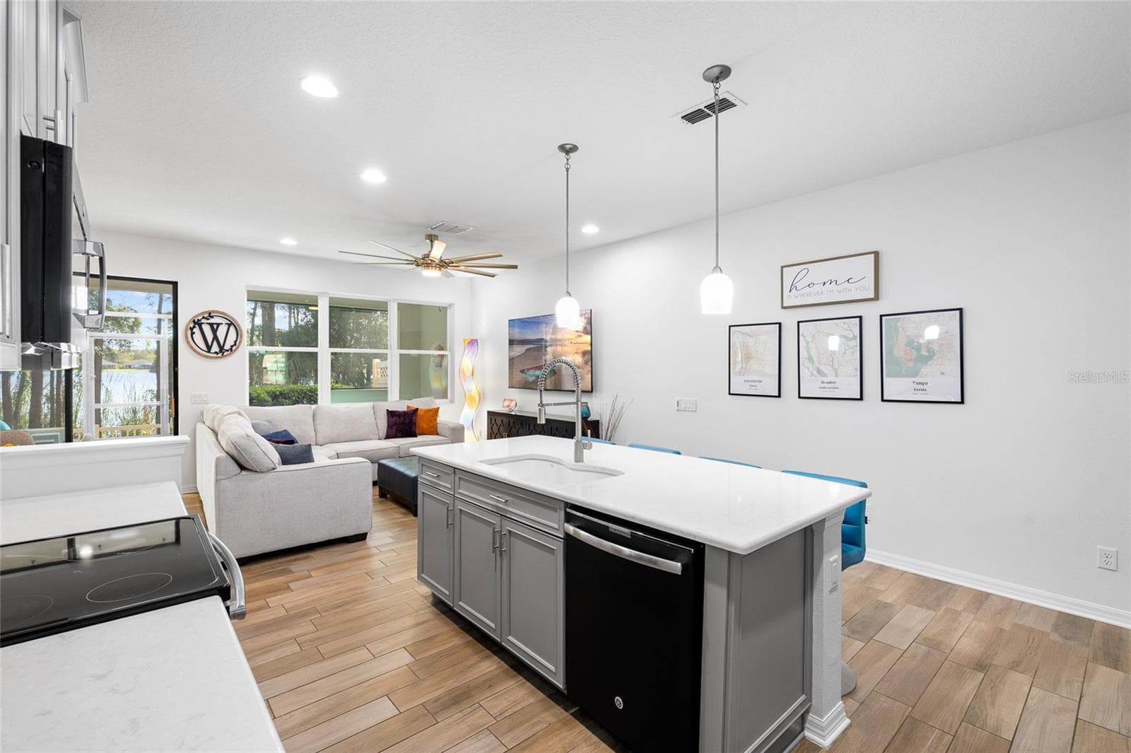Townhouse at 11424 CROWNED SPARROW LN, TAMPA, photo 11 of 53